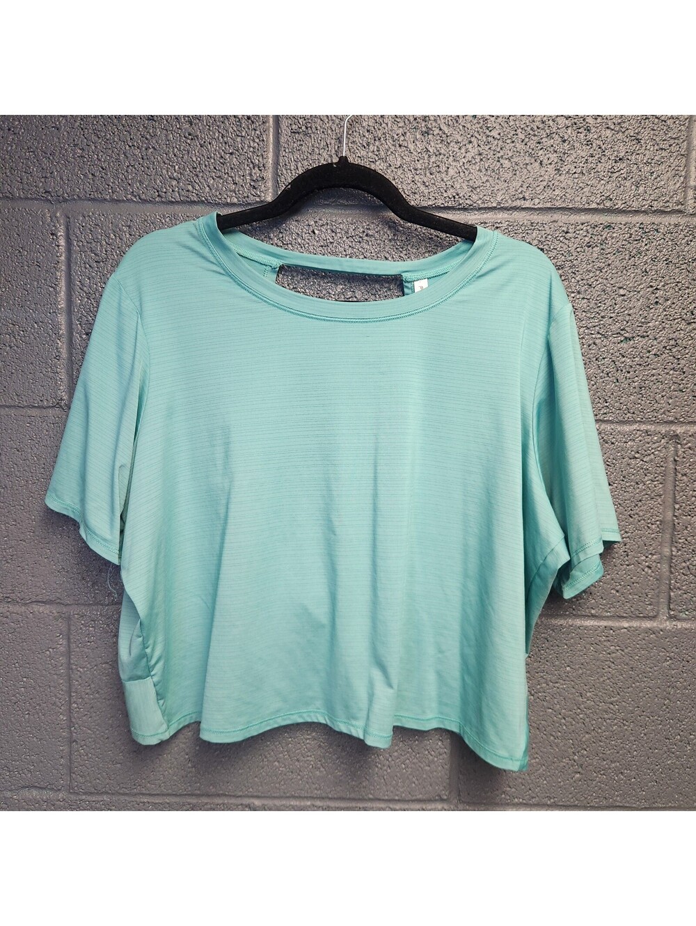 Women's Fabletics Twist Back Tee XL